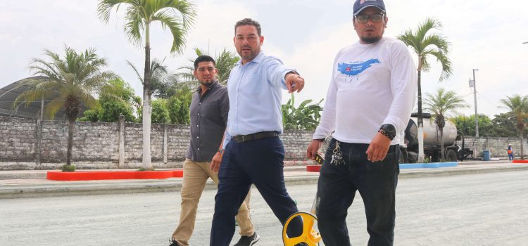 AVANZA EL ASFALTADO DE LA AV. JUAN ÁLVAREZ