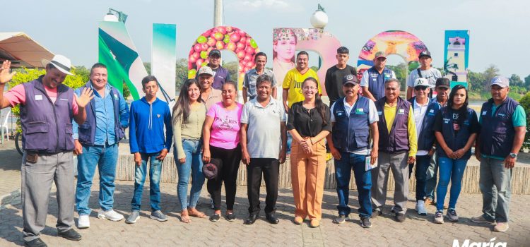 Coordinamos la logística de nuestra histórica Procesión Fluvial junto al gremio de canoeros Coordinamos la logística de nuestra histórica Procesión Fluvial junto al gremio de canoeros